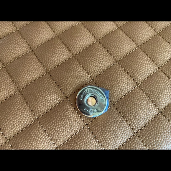 ❌TRADED❌BNWT Medium Envelope triquilt - Picture 8 of 15